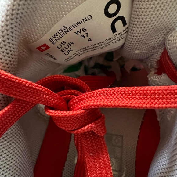 On Running Cloudsurfer Women Sneakers - Picture 9 of 9